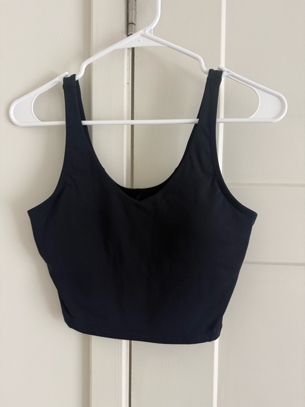 Black Scoop Crop Tank